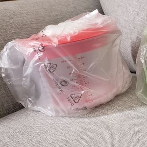 Tupperware Mix n Store 8 cup Red